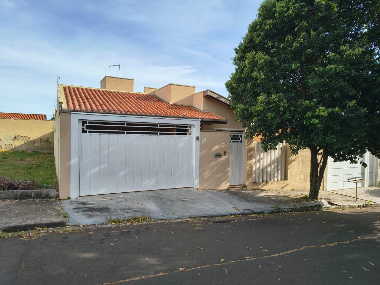 Casa Residencial - Parque Universitário