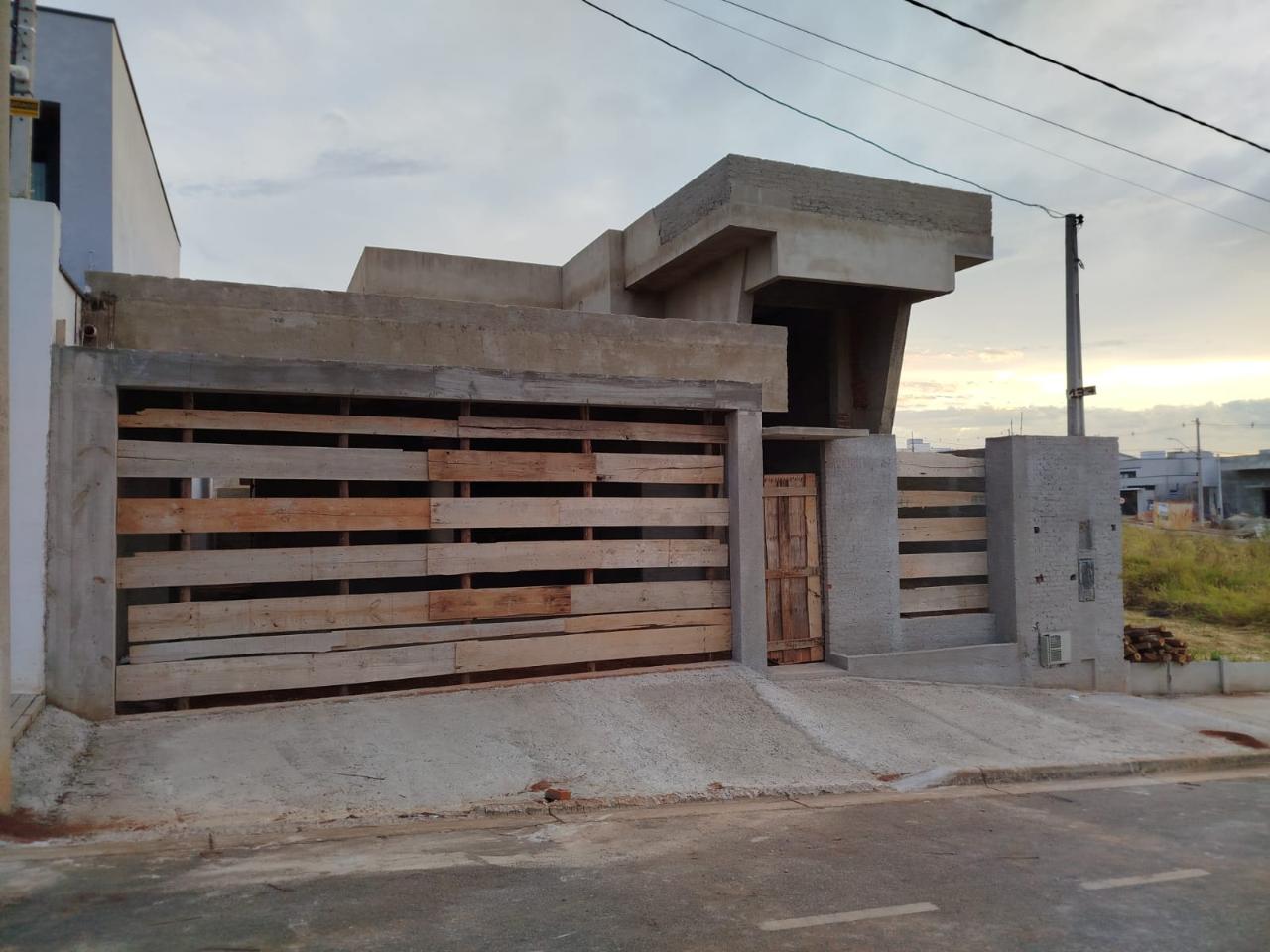 Casa Residencial - Parque Alvorada 