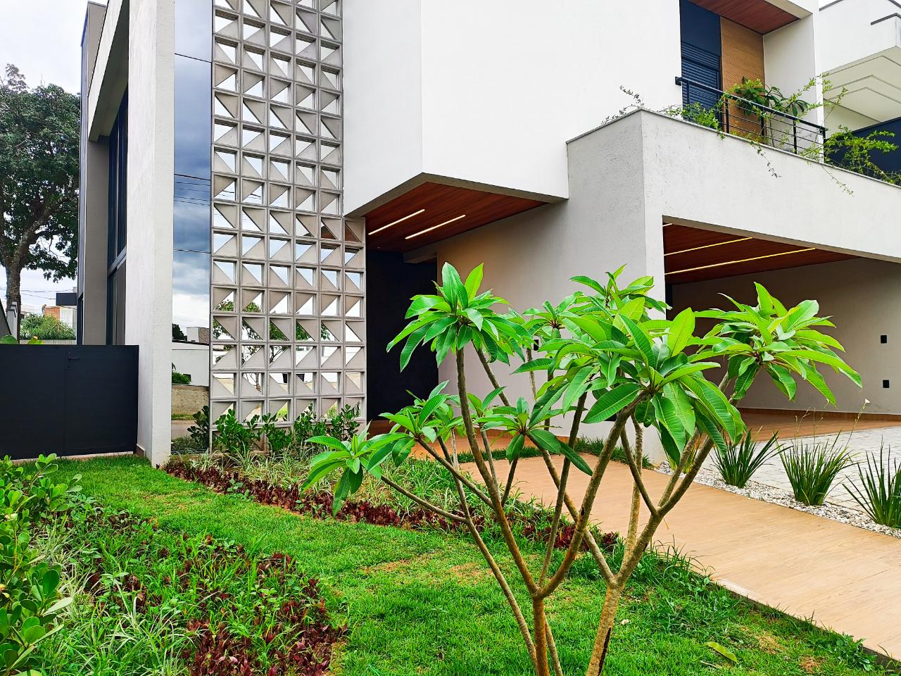 Casa Residencial - Condomínio Macaubeiras