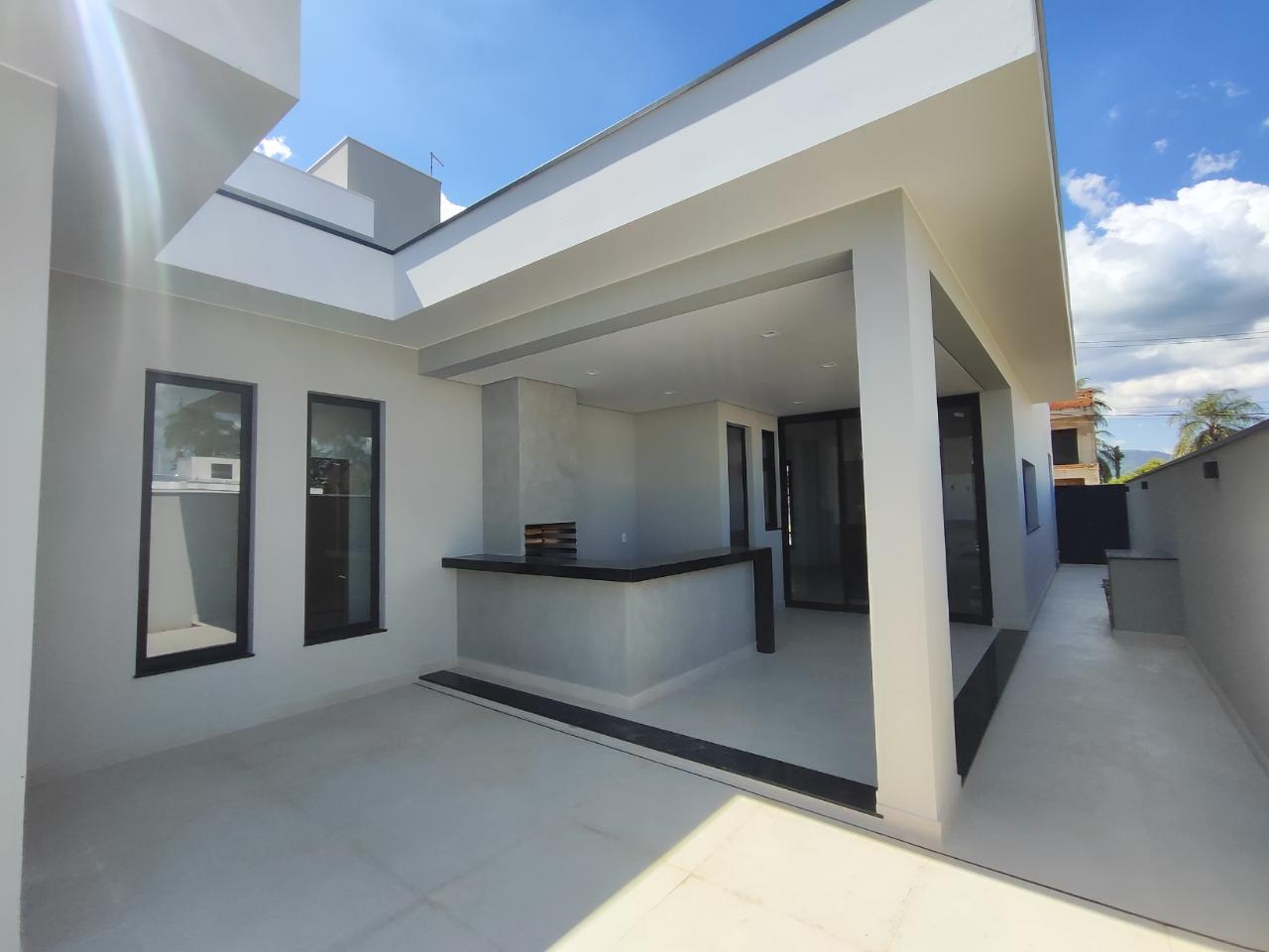 Casa Residencial - Condomínio Macaubeiras